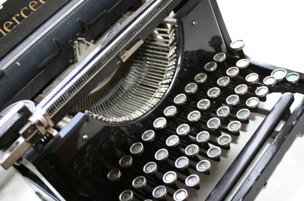 typewriter-1240422